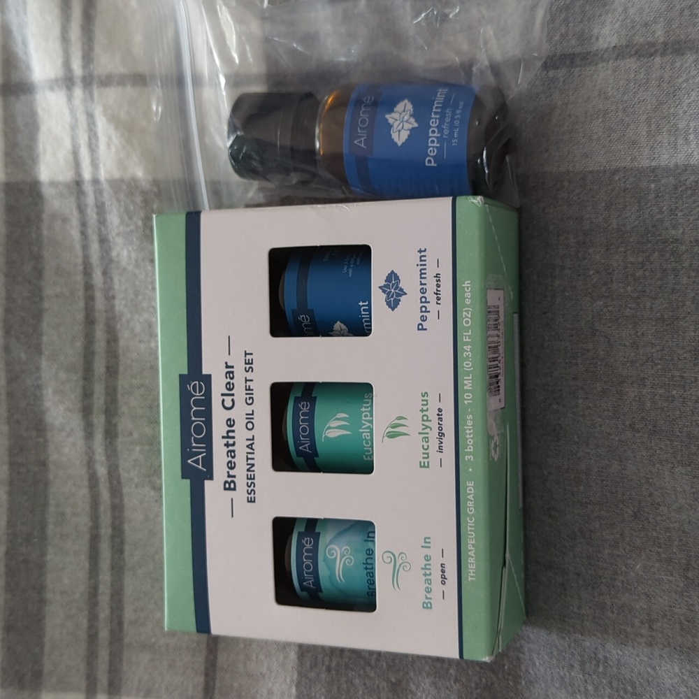 Essential oils set NWT